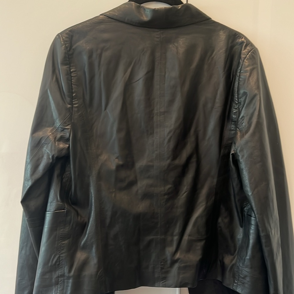 Gorgeous Vince leather tuxedo blazer/jacket - Picture 4 of 6